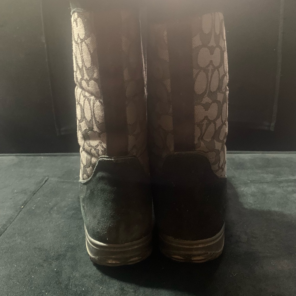 Coach Signature Logo Winter Boots with Black Suede Toe and Brown Shaft - Picture 3 of 3